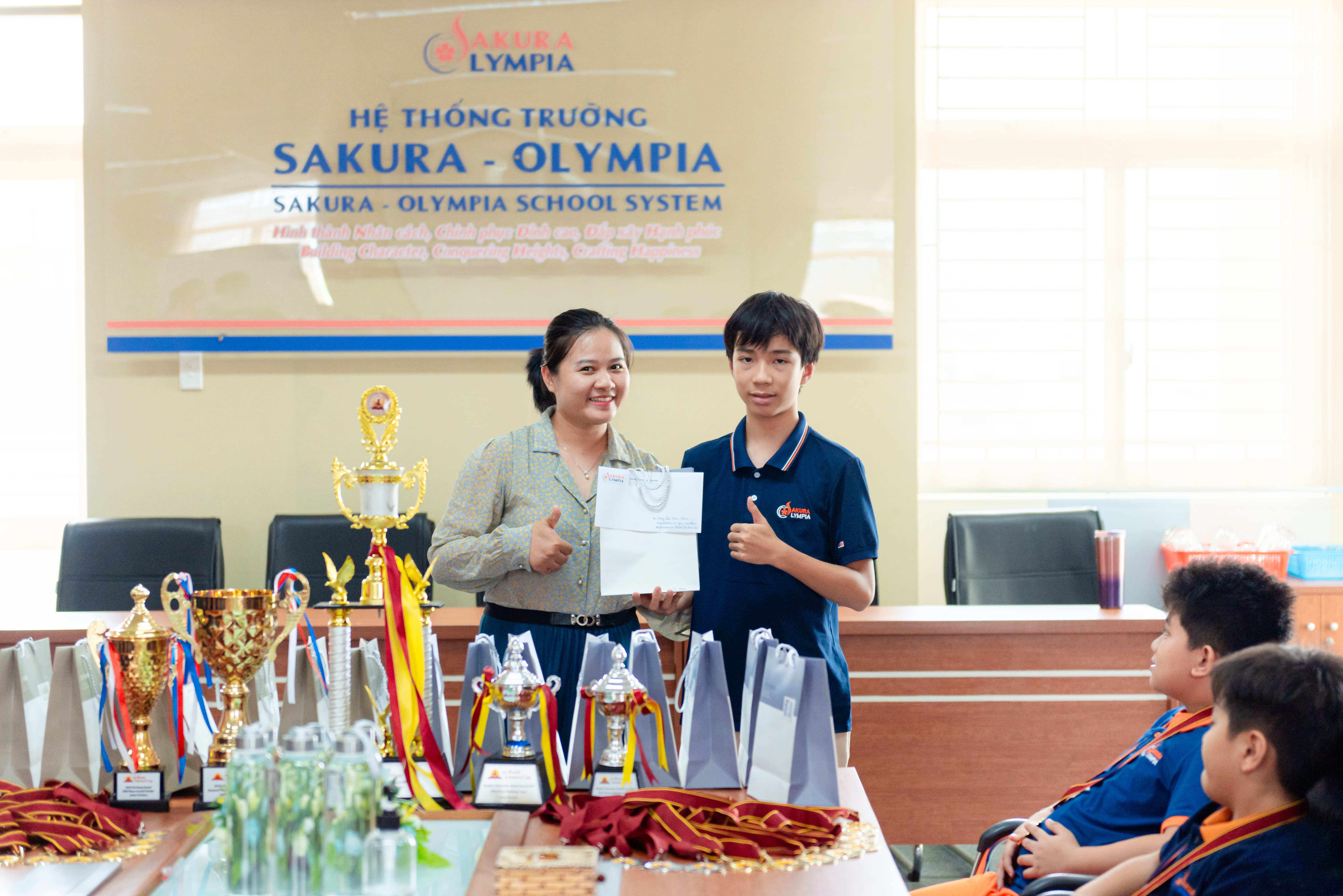 SAKURA - OLYMPIA STUDENTS' SECRET TO CONQUERING THE BLOBAL ROUND OF WORLD SCHOLAR'S CUP